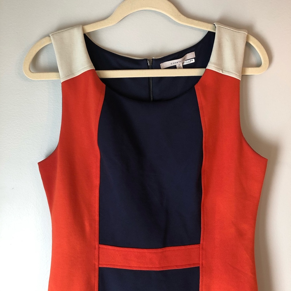 Fitted Color Block Dress - Picture 2 of 8